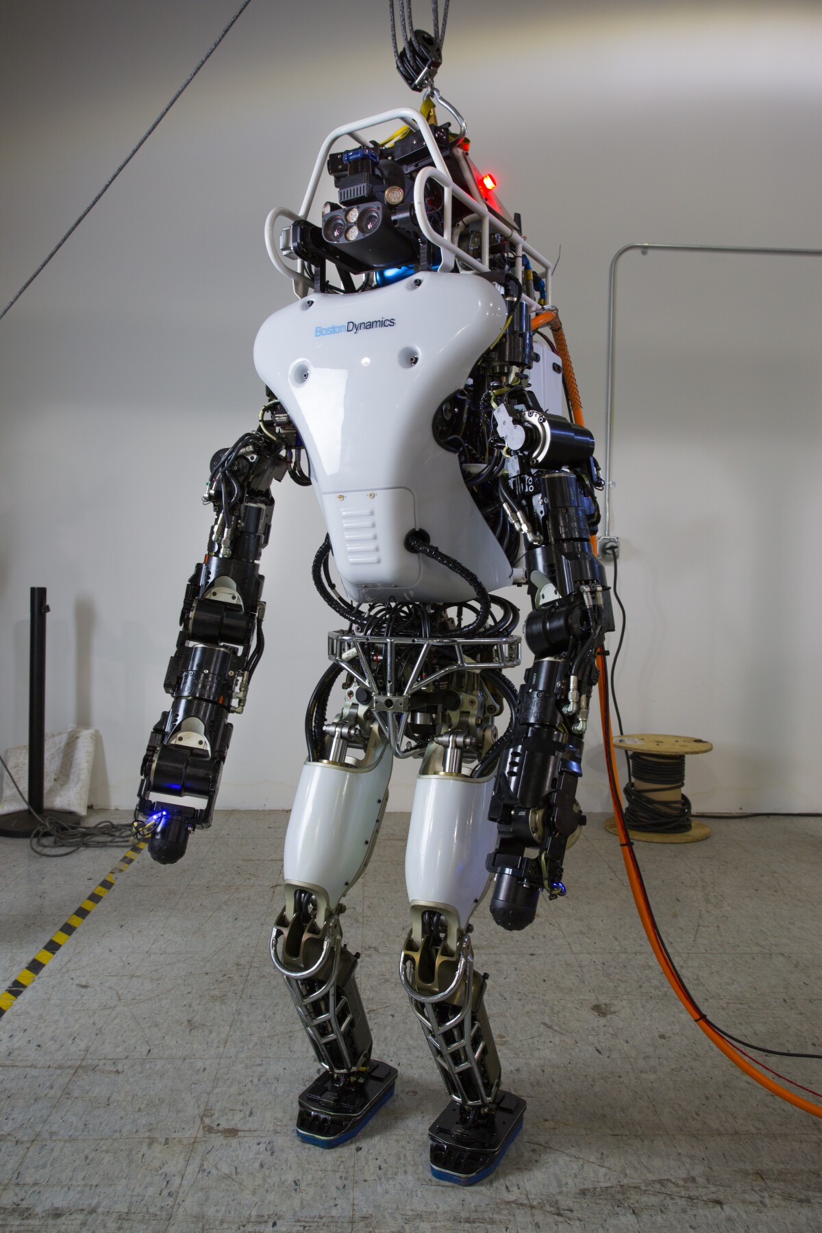 Redesigned Atlas robot can walk tetherfree