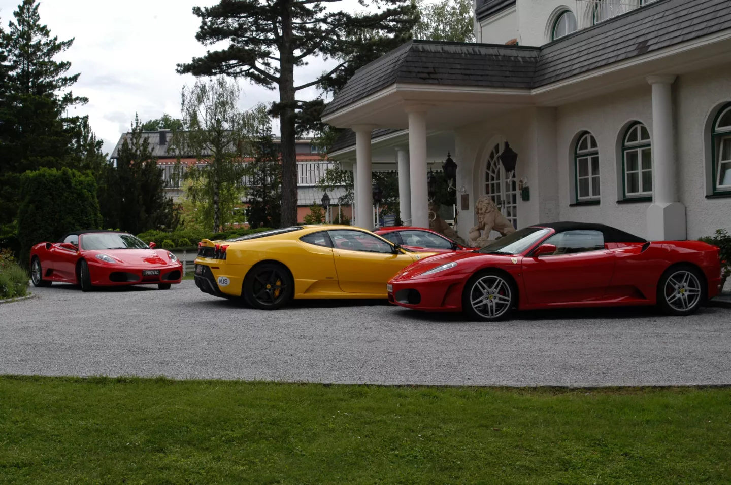 The Elite Car and Castle Tour (Photo by Como Travel)