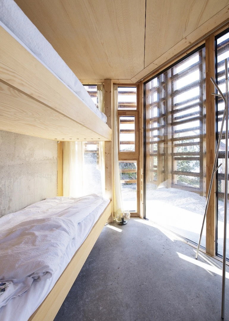 The House on an Island includes bunk beds