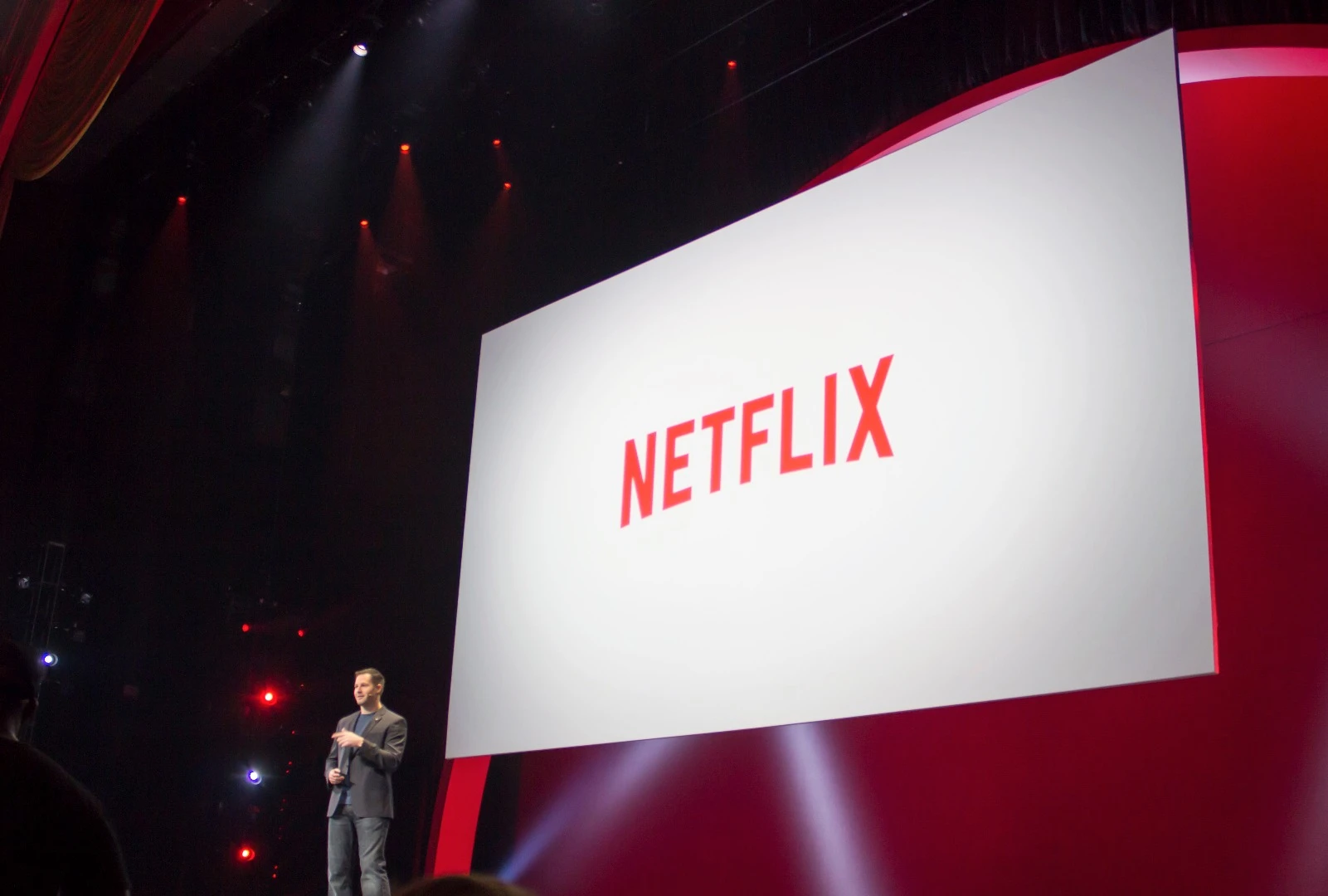 Cohen dropping the bomb that Netflix is now available for the Gear VR