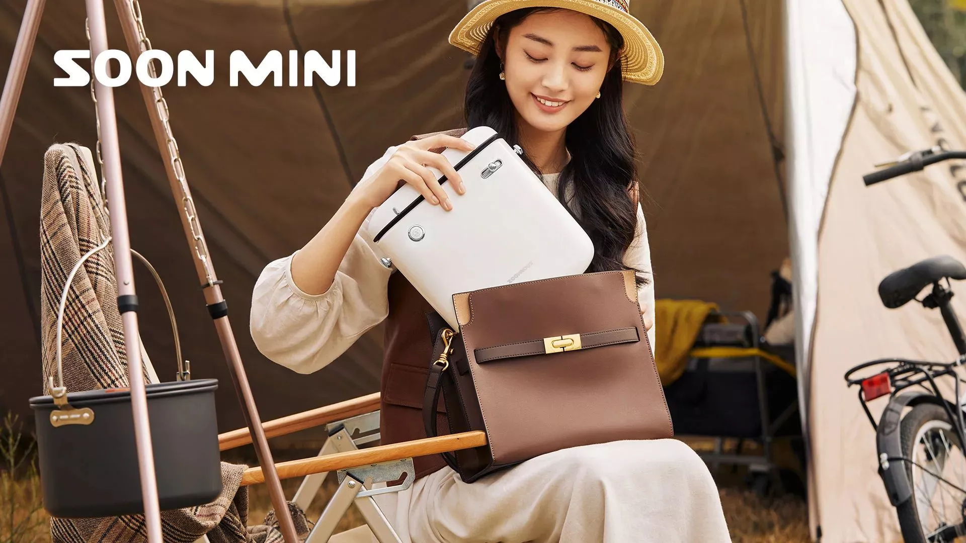 The Soon Mini compact desktop PC comes with a built-in battery for portable potential