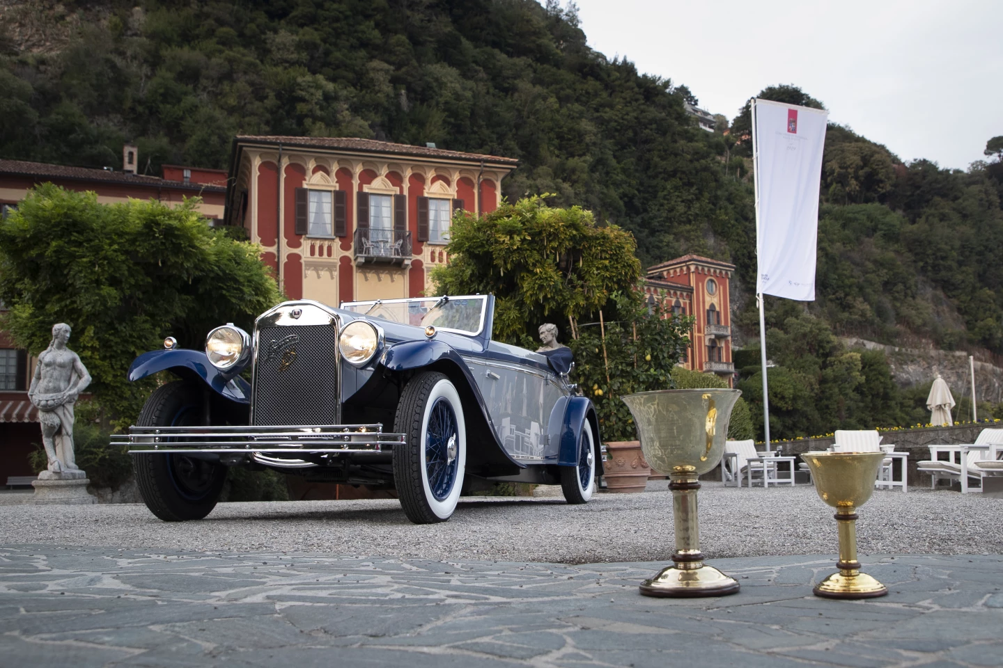 The Best of Show by Public Referendum at the 2021 Concorso d’Eleganza Villa d’Este went to this 1930 Lancia Dilambda Serie I Drop Head Coupé by Carlton Carriage. The car also won Class B | Developing the Theme: Space, Pace and Grace