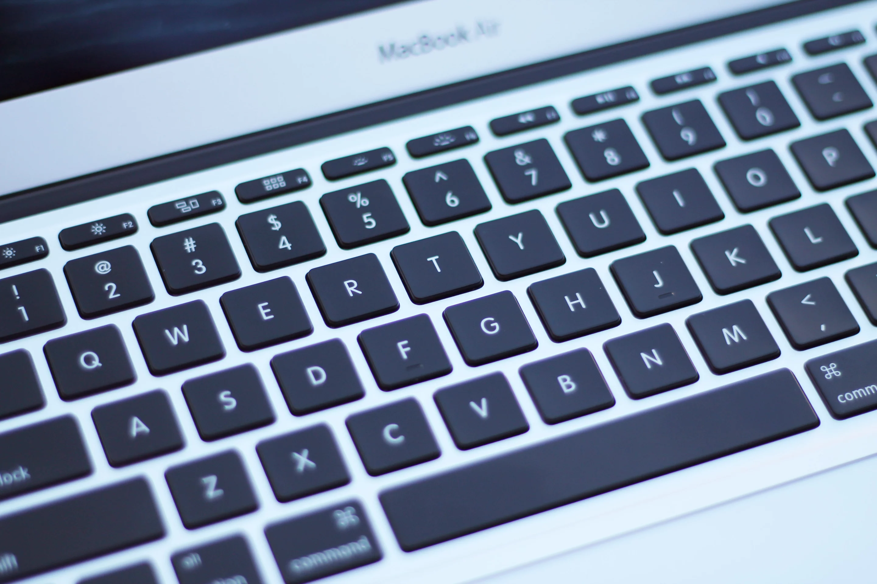 Apple's keyboard is hard to beat (Photo: Will Shanklin/Gizmag.com)