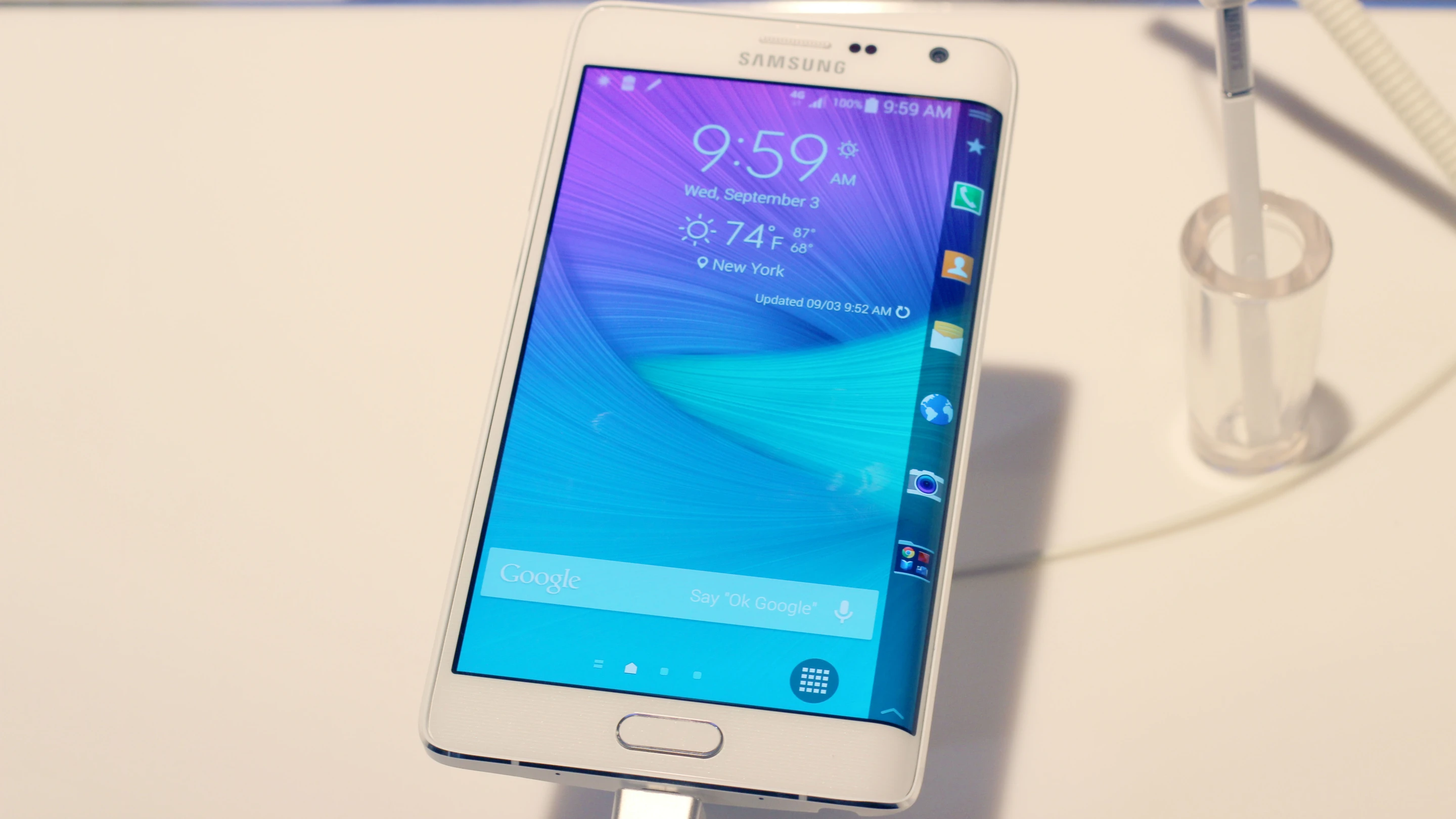 Galaxy Note Edge (Photo: Will Shanklin/Gizmag.com)