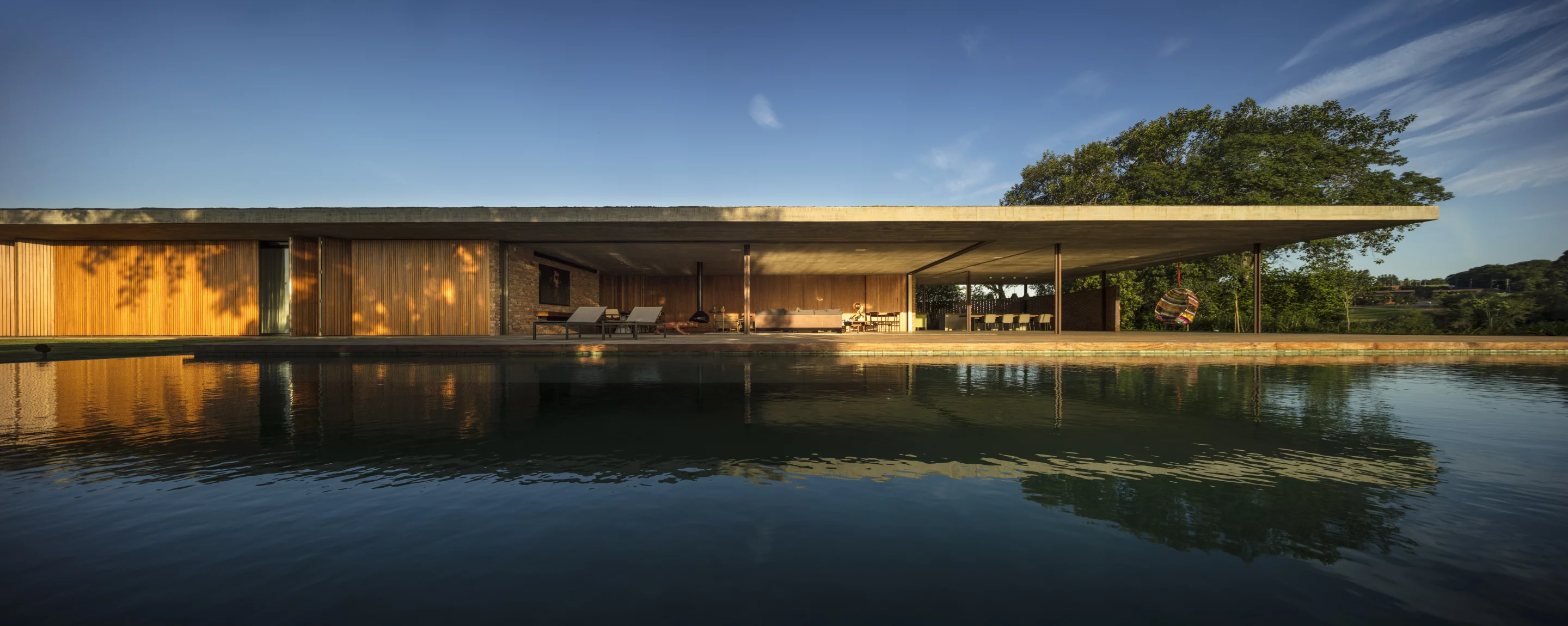 Planar House is located in Porto Feliz, São Paulo, Brazil