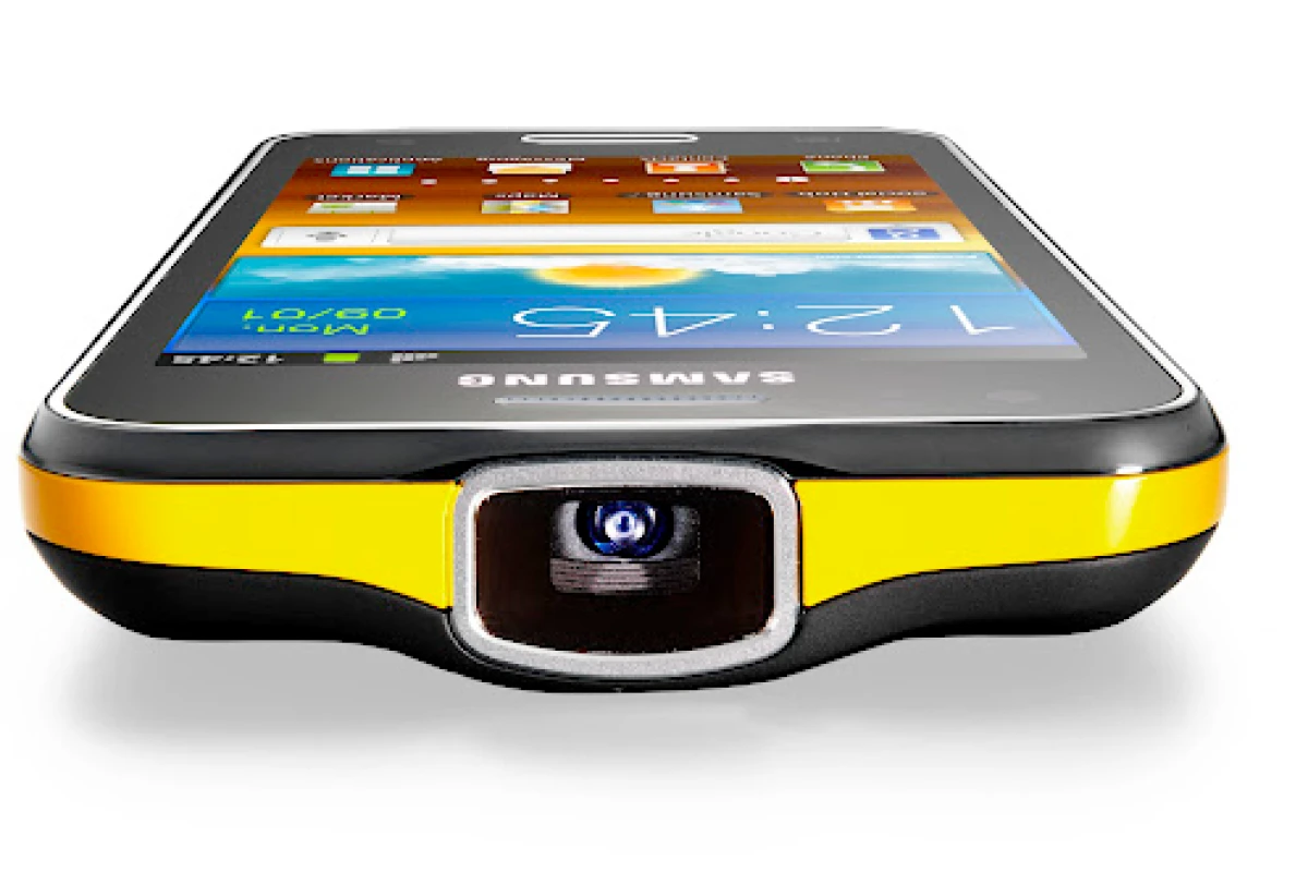 The Galaxy Beam is a smartphone with its own built-in pico projector