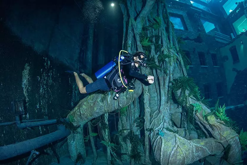 An underwater explorer at Deep Dive Dubai