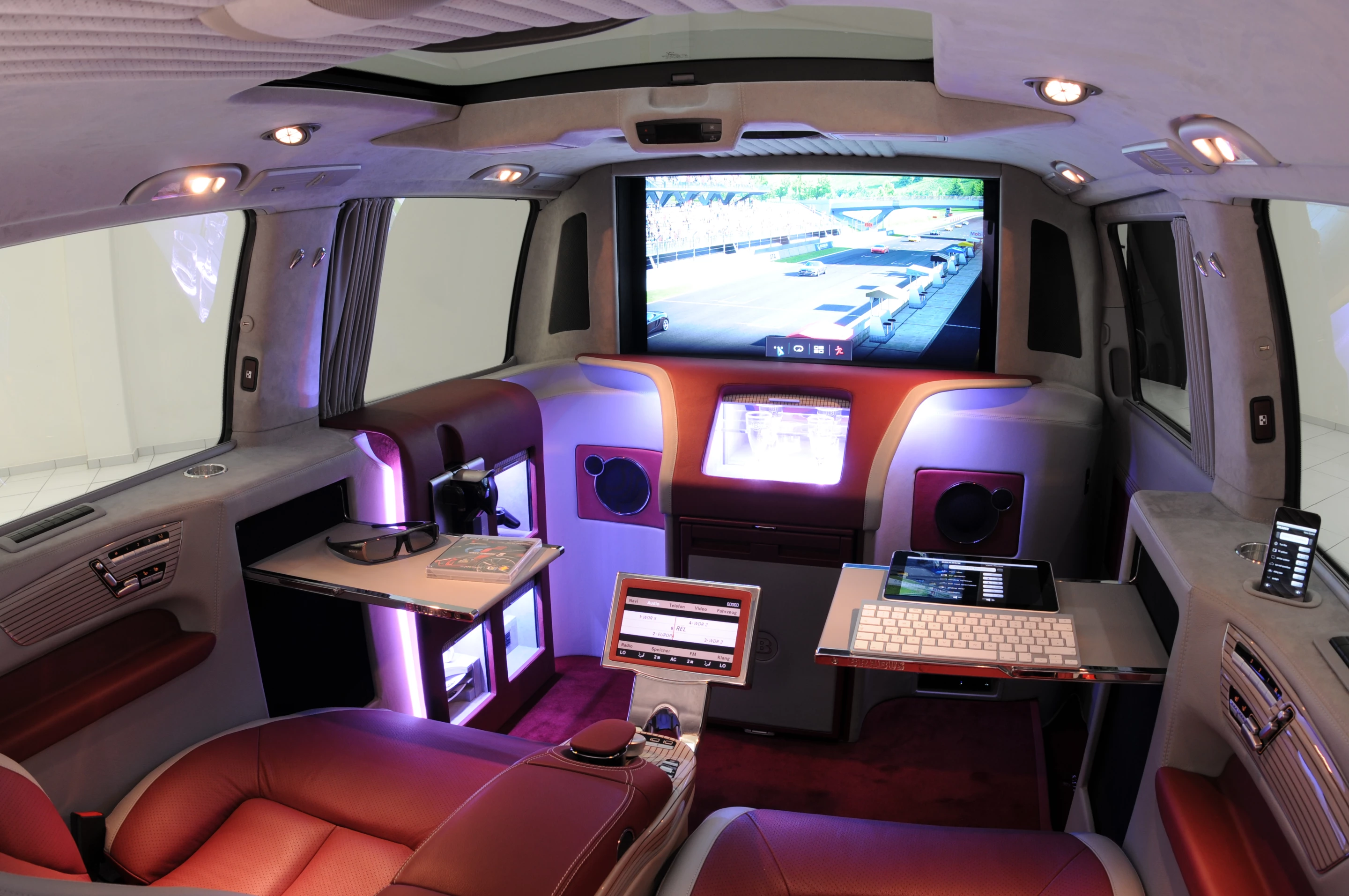 The BRABUS iBusiness 3D is based on the Viano - it is described as a 3D Multimedia Lounge on Wheels