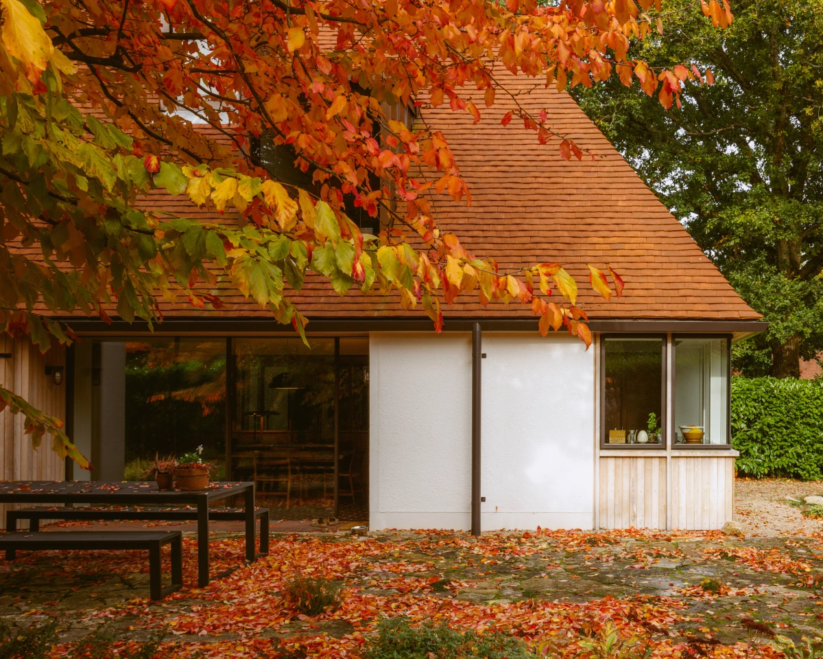 Middle Avenue was designed by Rural Office and is located in Farnham