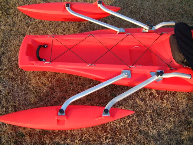 The outriggers and the bungee-equipped rear cargo deck