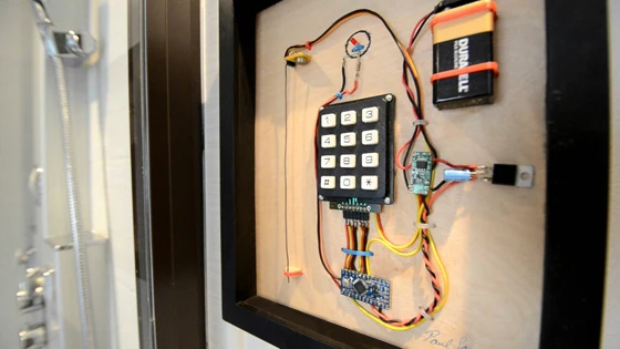 Close up of the Defuse Panel wiring