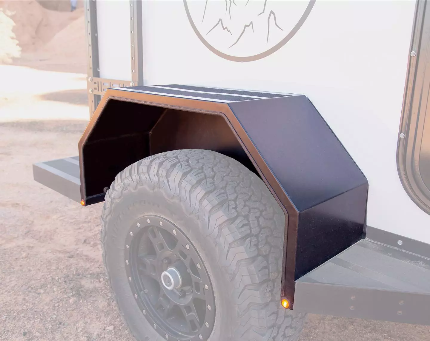 The Off-Road fenders can be installed with or without front and rear steps