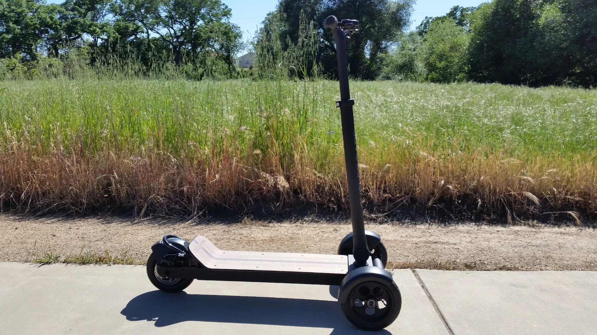 The CycleBoard is a five speed e-scooter capable of speeds up to 20 mph (32 kph)