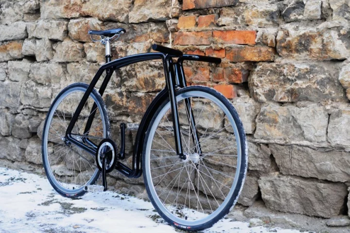 The Viks is a stainless steel fixed-gear commuter bike, made in Estonia