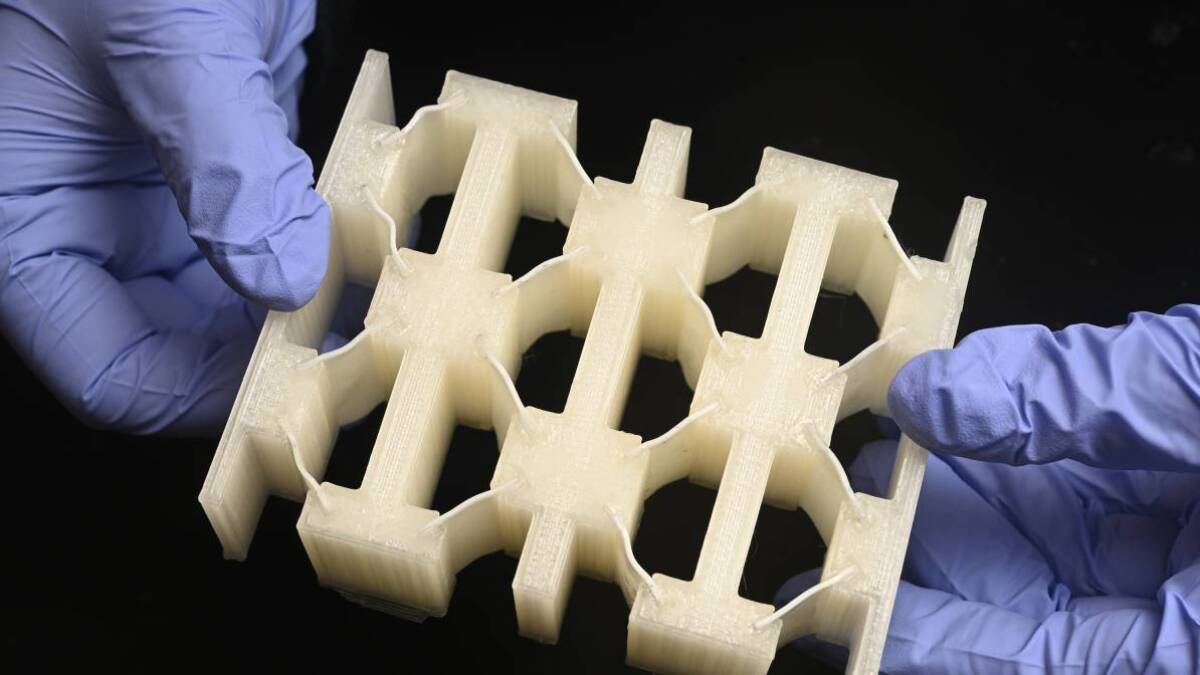 New shock-absorbing material as strong as metal but light as foam