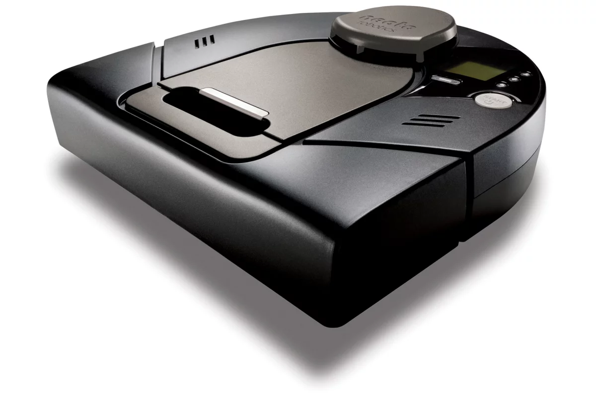 Neato Robotics has unveiled its new XV Signature Series robot vacuum cleaners at Chicago's International Home and Housewares Show