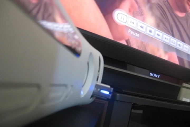 The Xbox 360 playing XviD video from a Mac formatted USB drive