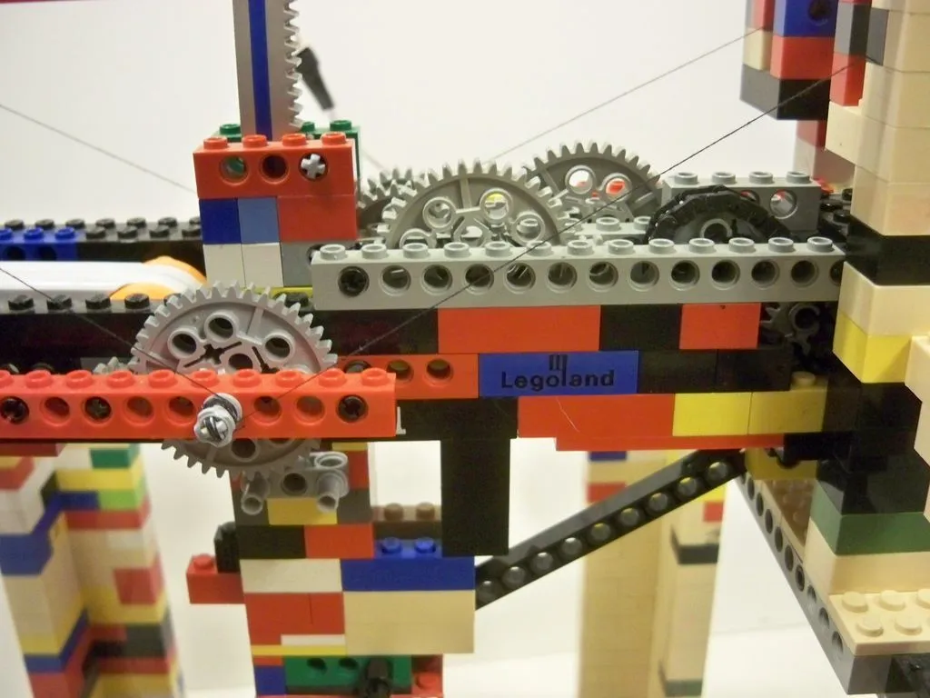 Krueger utilized his LEGO collection for most of the hardware on his 3D printer