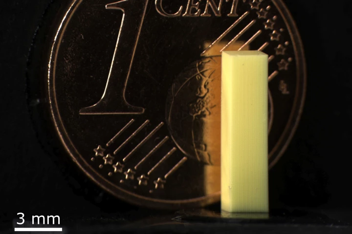 The record-breaking lattice cube, with a 1 euro cent coin for scale