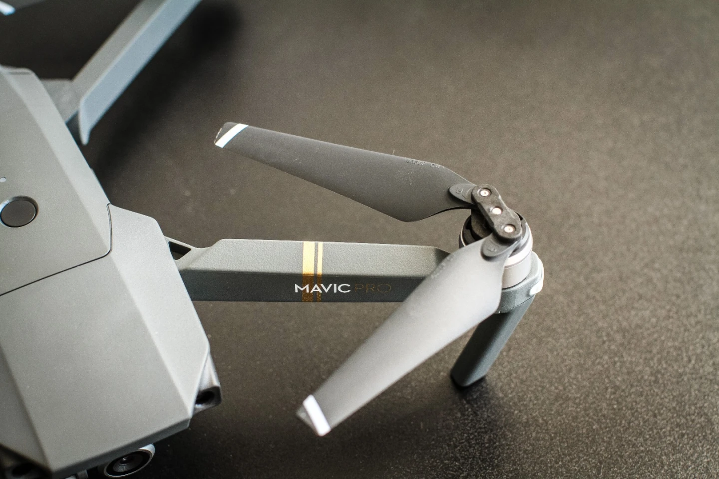 DJI Mavic Pro: folding props help the Mavic fold up into a tiny space without removing props