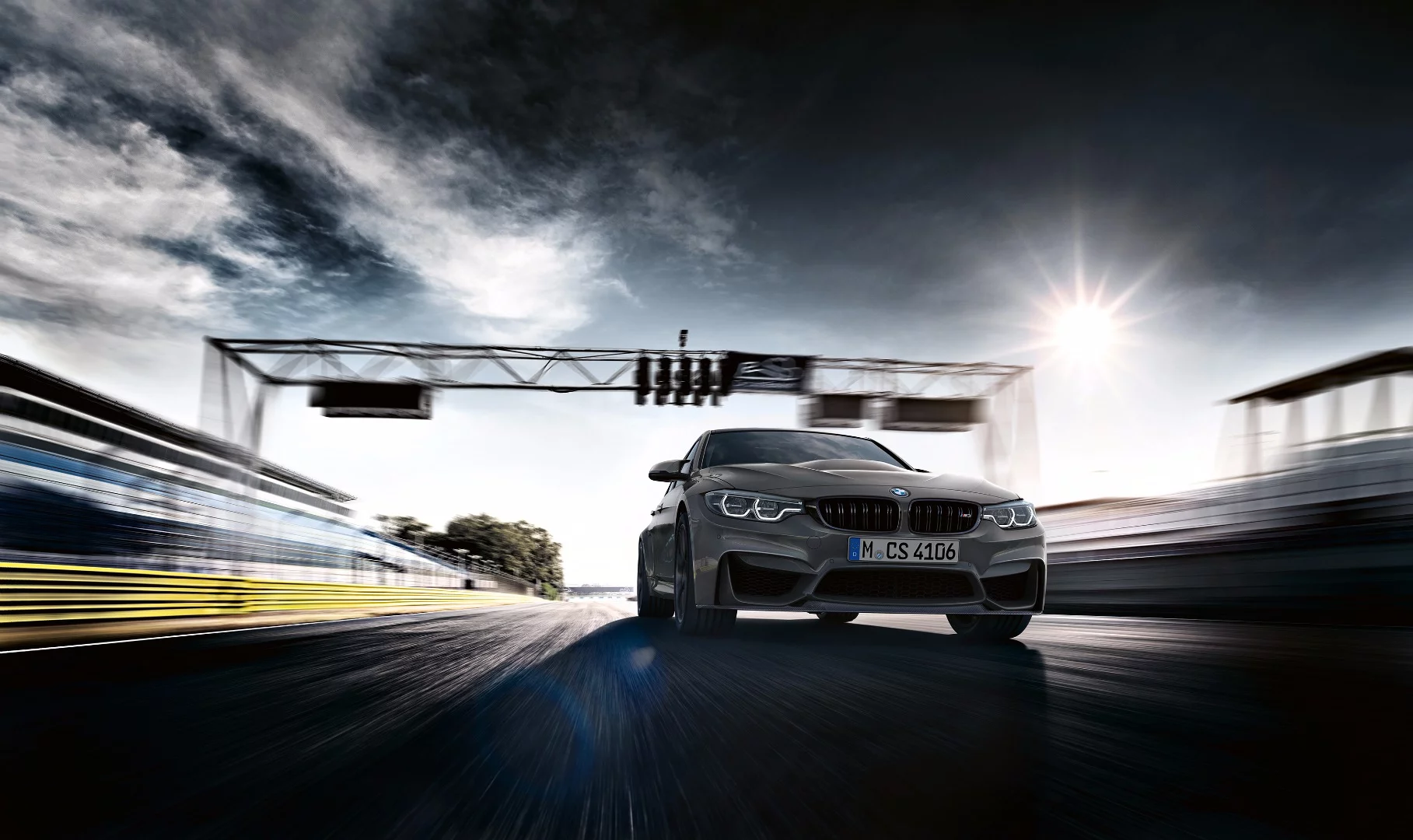 From the outside, the M3 CS instantly makes its intentions clear
