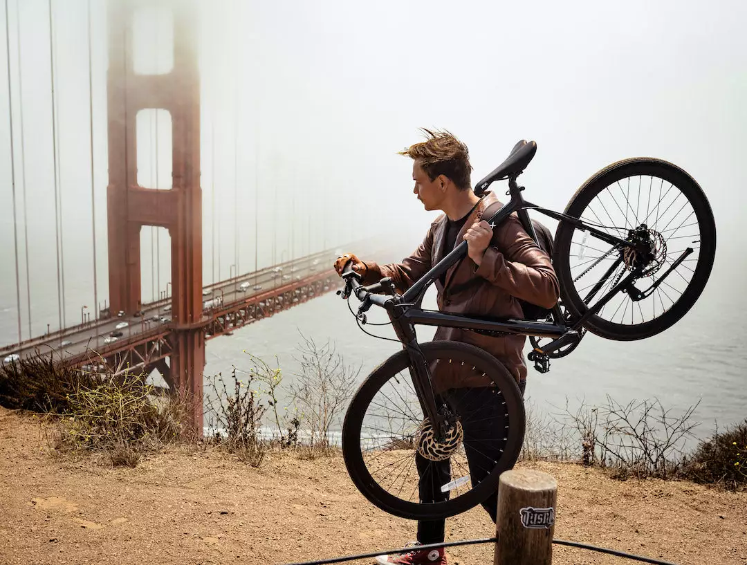 The Babymaker II tips the scales at 35 lb, including the frame-integrated battery