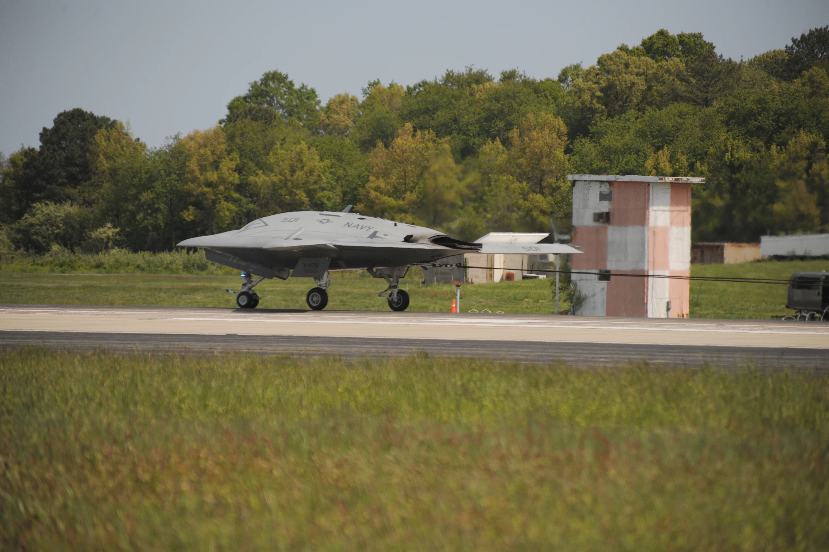 X-47B completes first shore-based arrested landing at Pax River (Photo: US Navy)