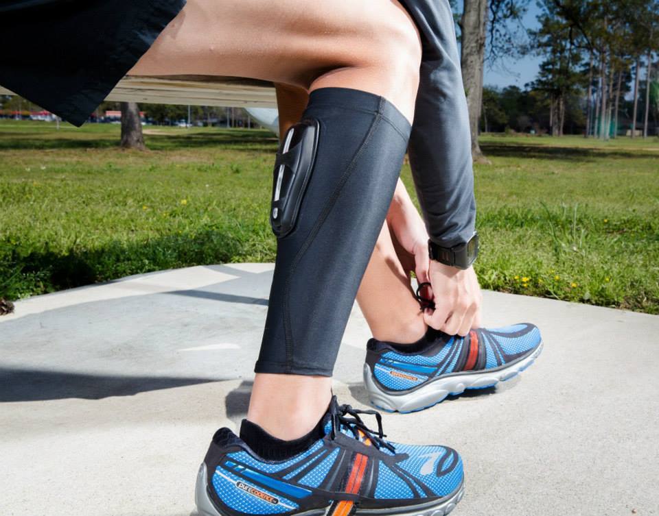 The device consists of a stretchable cuff that's worn on the calf, and an electronic module that can be snapped in and out of a receptacle on the back of that cuff