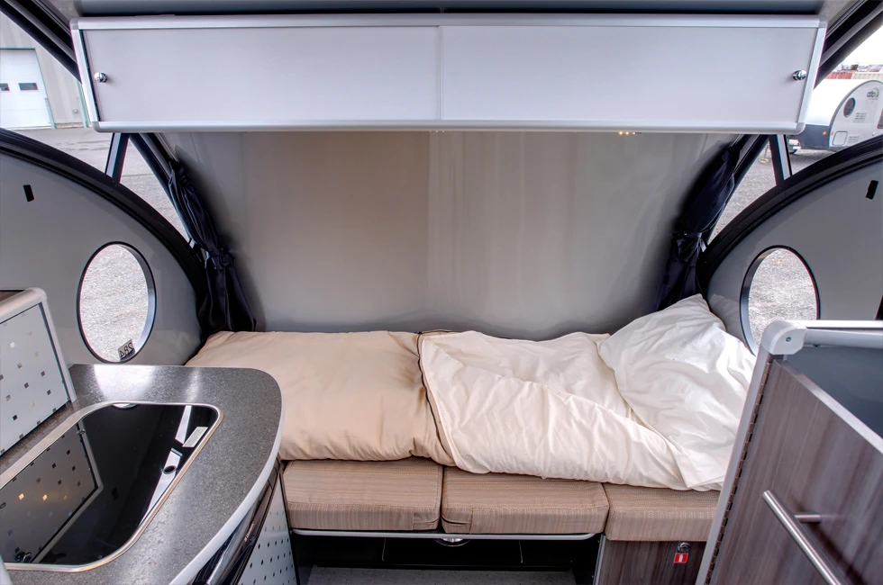 The R 1713 front single bed