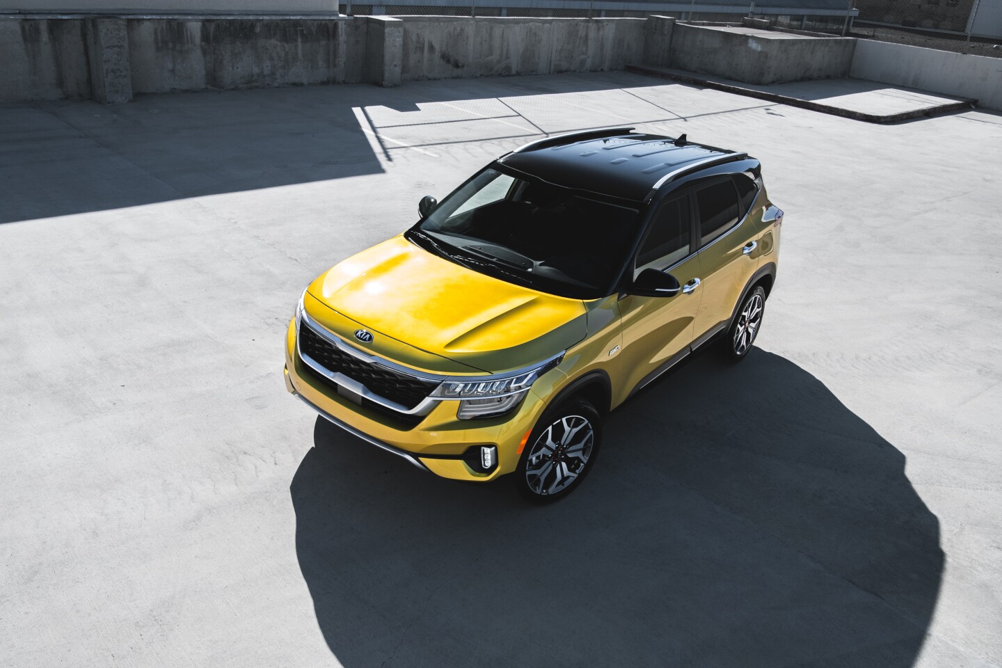 Two-tone paint options, like the yellow and black shown here, are available for the 2021 Seltos