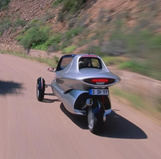 With two front wheels, the Life-Jet could outstop any motorcycle.