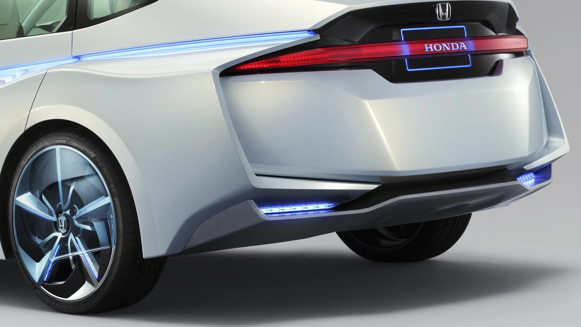 The AC-X rear bumper bar raises and lowers depending on speed