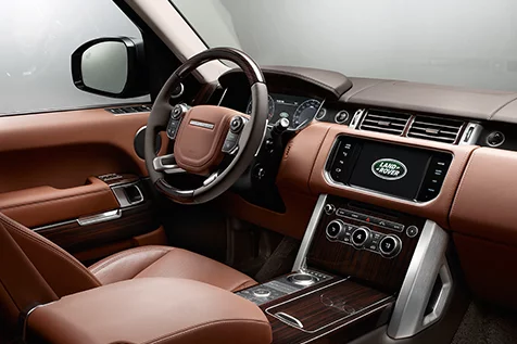 Cockpit of the Range Rover LWB Autobiography Black Edition