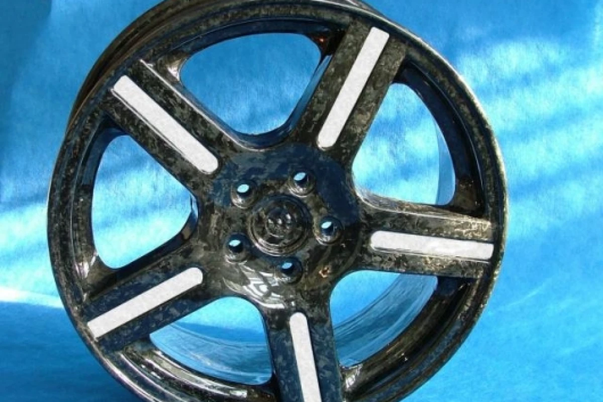 June 16, 2007 Lightweight wheels are a must-have for automotive enthusiasts as they significantly decrease unsprung weight and improve handling characteristics accordingly. Though fiber-composite materials are used in elite motorsport, and promise better
