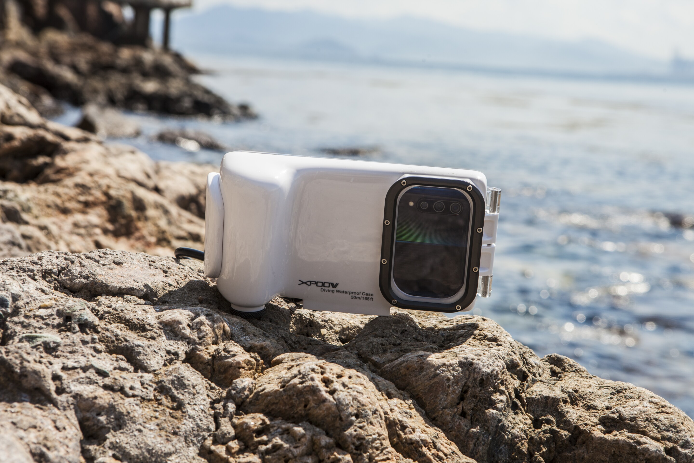 Xpoovv underwater housing fits a variety of smartphones