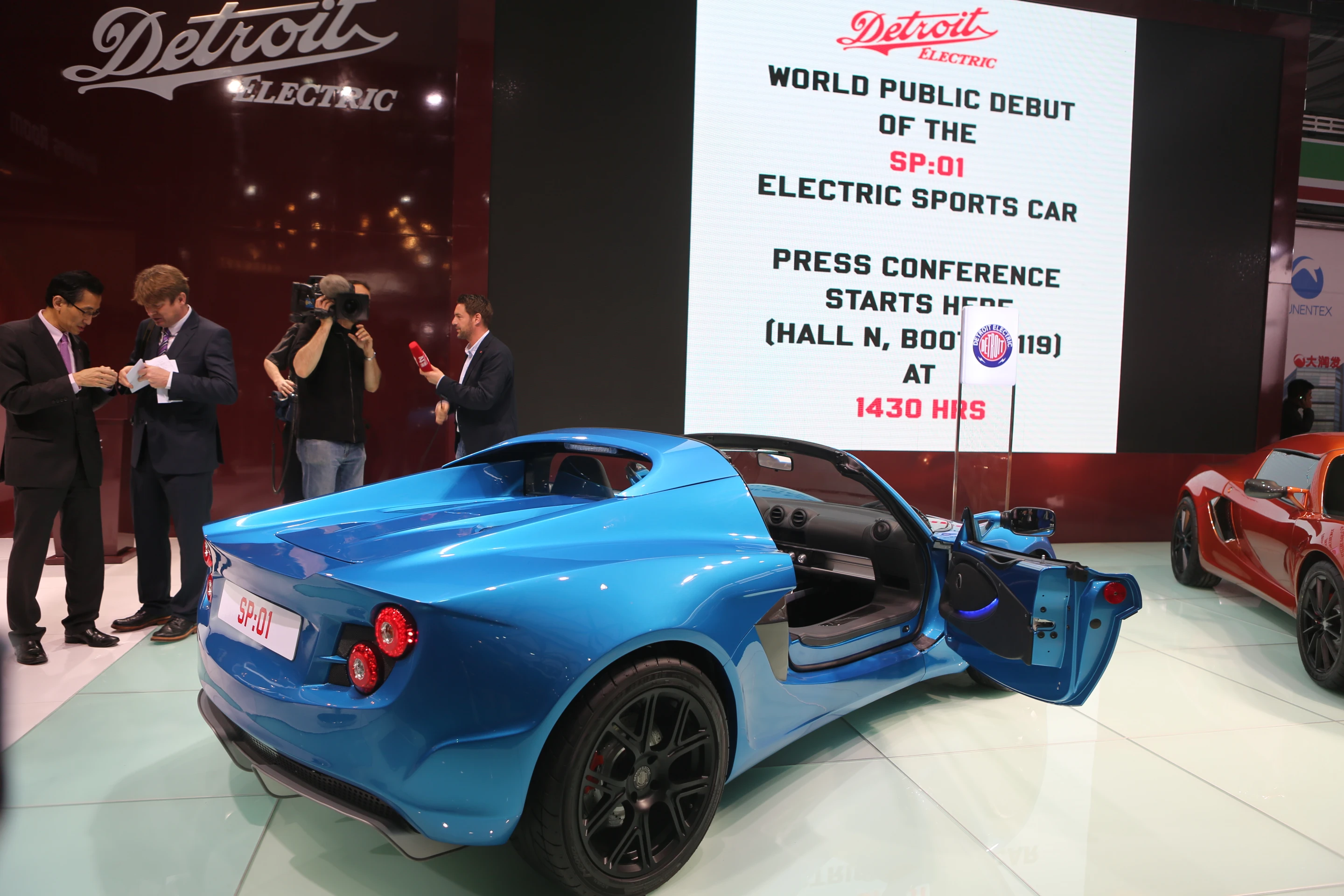 The SP:01 tops out at 249 km/h (155 mph) and can hit 100 km/h (62 mph) from a standstill in a fleet 3.7 seconds (Photo: Gizmag)