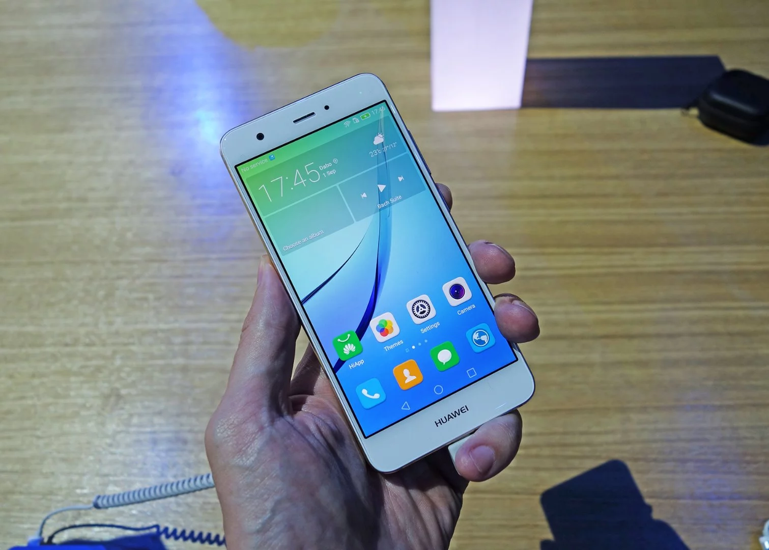 This is the smaller 5-inch Nova, though a lot of the design cues are the same