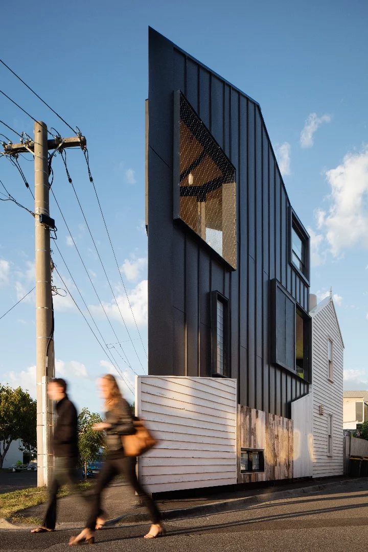 The Acute House is located on a narrow plot that leaves no room for a garden