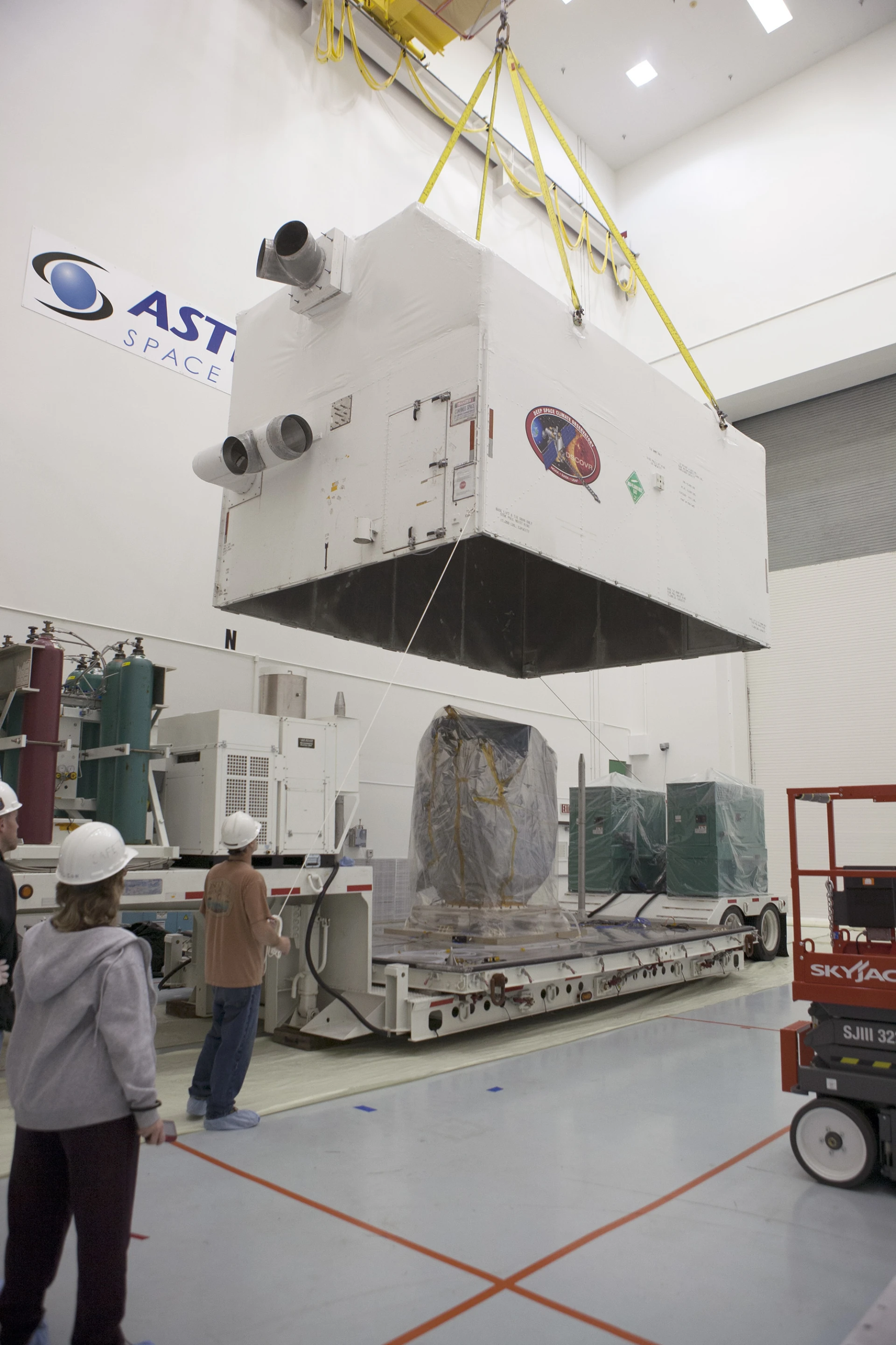 Removing DSCOVR containment vessel (Photo: NASA/Kim Shiflett)