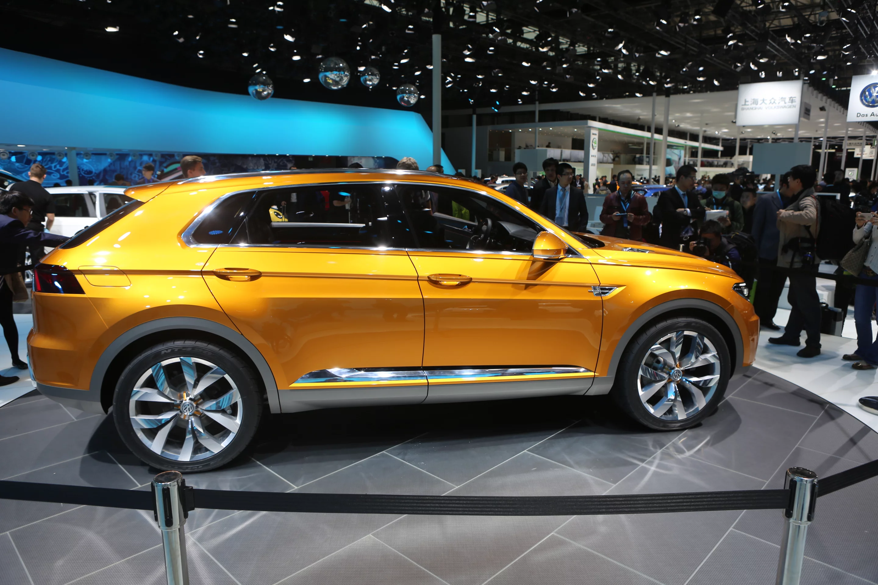CrossBlue's contemporary styling aspects are evocative of BMW’s X series and Land Rover’s Evoque