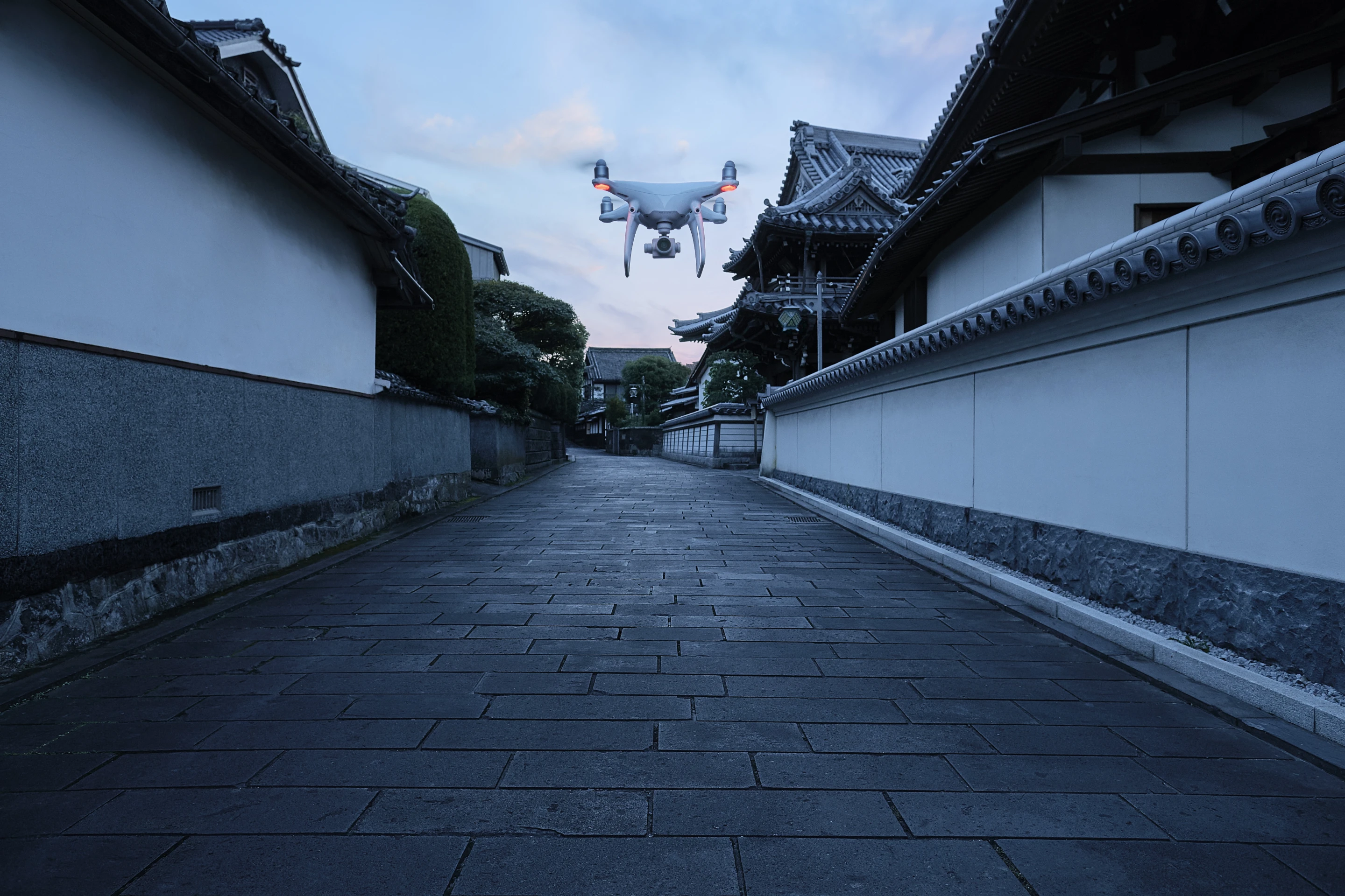 DJI Phantom 4 Pro: new return to home mode can retrace its steps to get back to the takeoff point in a complex environment