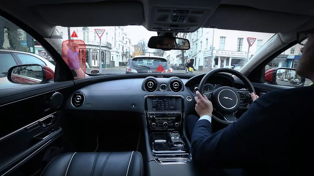 The screens on the inside of the roof support pillars show video feeds from outside the vehicle and can work in conjunction with the head-up display
