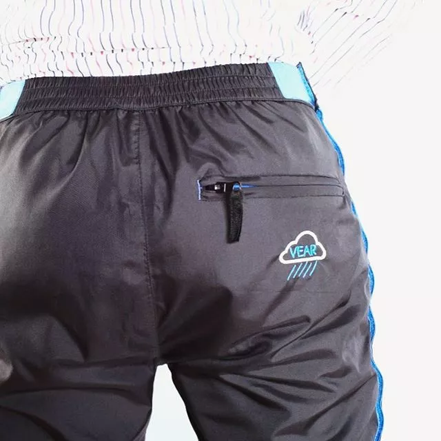 The Vear Leg Jacket is fully waterproof