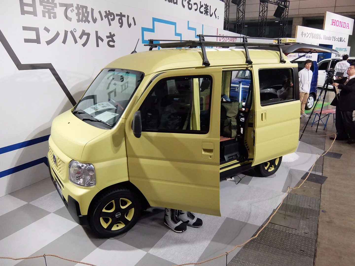 The Honda Hobio concept provides a retro feel and basic camping needs