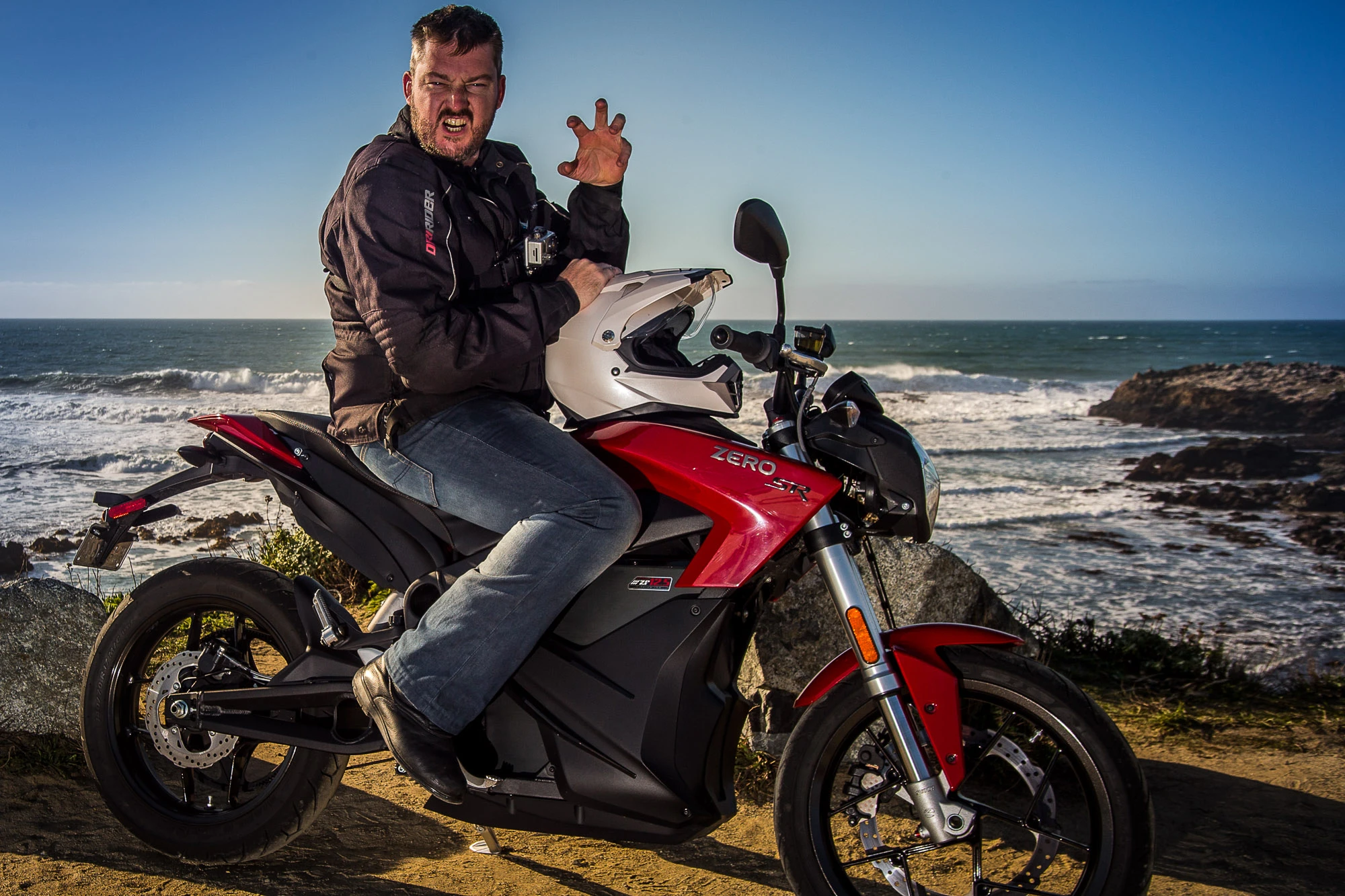 Loz is a lemur aboard the 2015 Zero SR at Pescadero beach, California (Photo: Andrew Wheeler/AutoMotoPhoto.com)