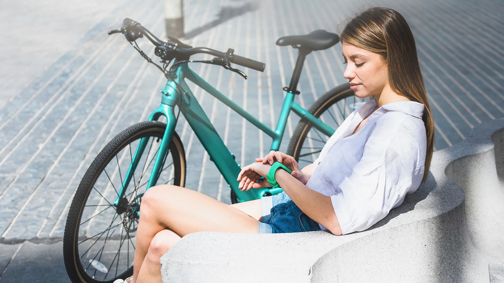 The C21 and C22 ebikes can work with a Fiido cycling watch for proximity power-on, health/fitness tracking and ride history