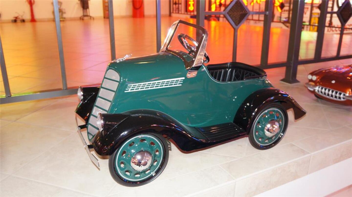 70 vintage pedal cars lead to record sale of automobilia collectibles