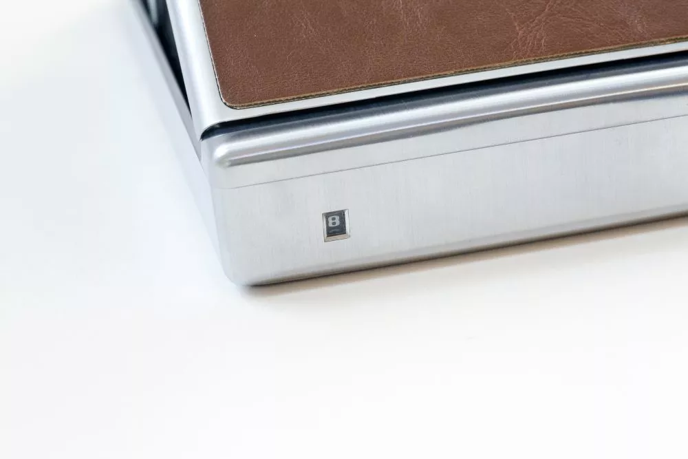 Polaroid SX-70 introduced a foldable SLR design and color instant photography, and was first instant SLR in history