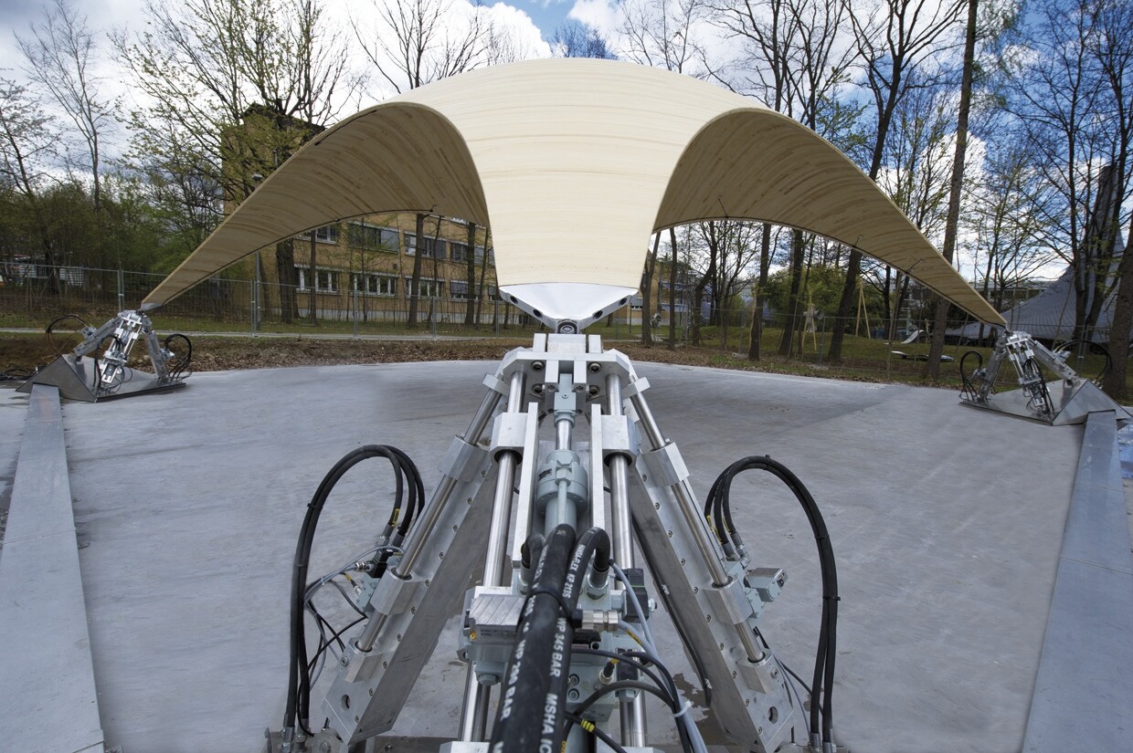 SmartShell features three hydraulic supports, along with one that's static (Photo: Bosch Rexroth)