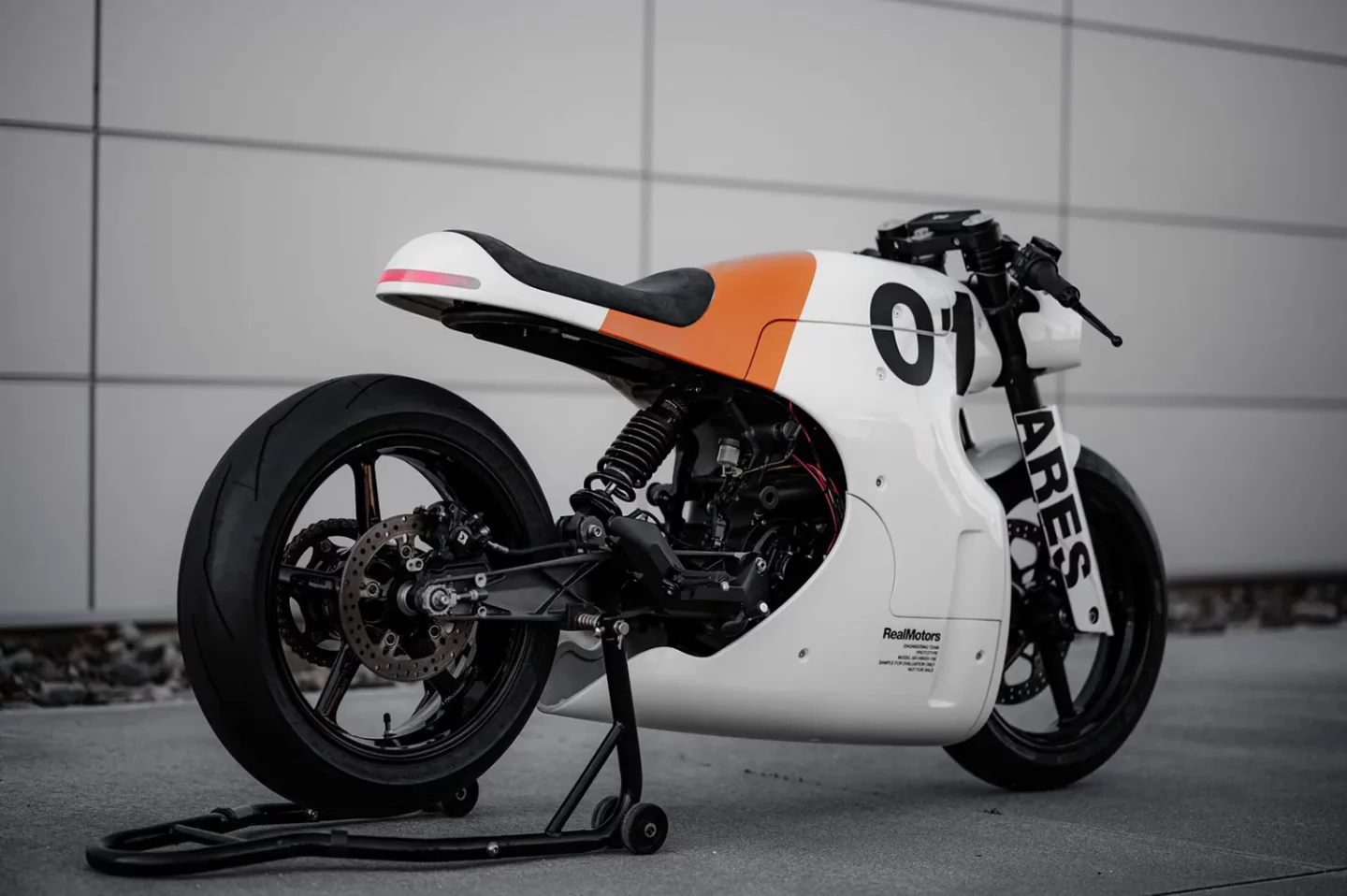 Project: Ares is fitted with lightweight 17" five-arm forged wheels with ByBre brakes